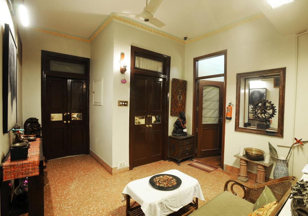 Master Bed And Breakfast New Delhi Exteriör bild