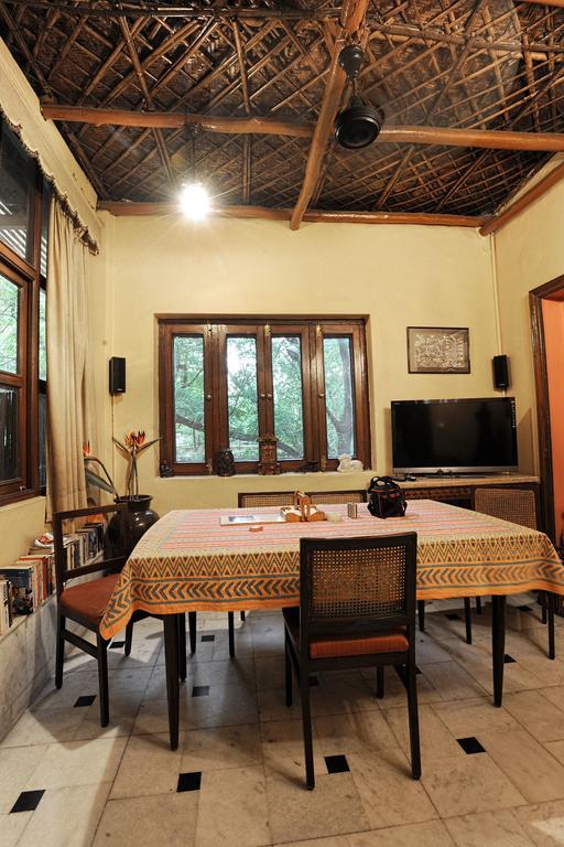 Master Bed And Breakfast New Delhi Exteriör bild